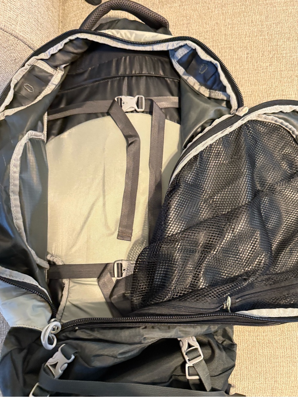 Osprey Farpoint 55L Travel Backpack Hipbelt Green Padded (NO Detachable Daypack) - Picture 8 of 11
